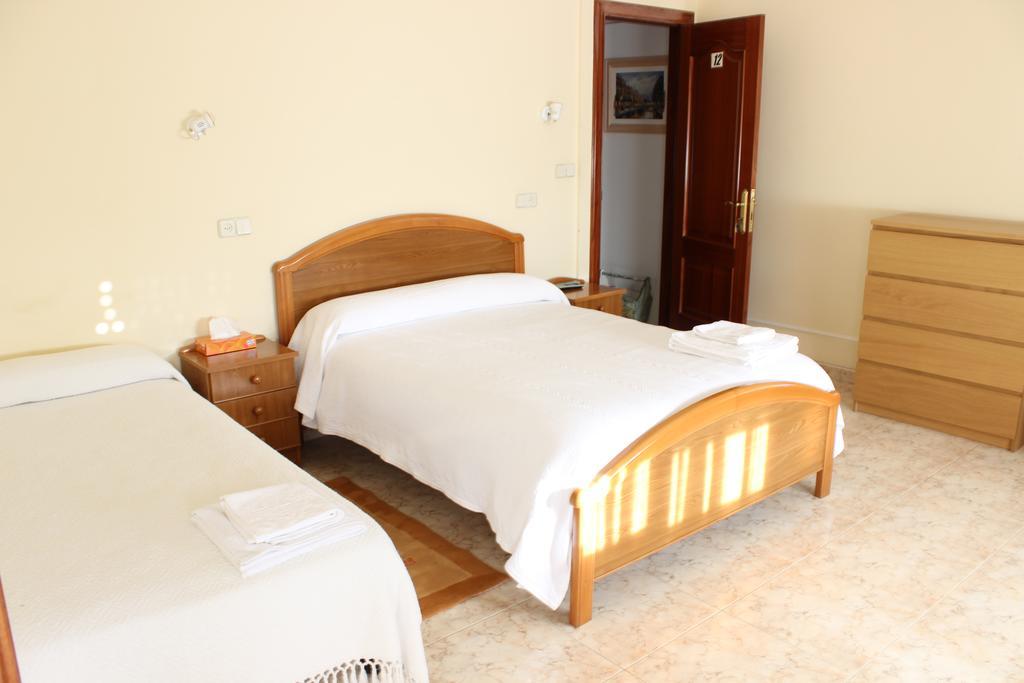 O Cruceiro Hotel Pontedeume Værelse billede