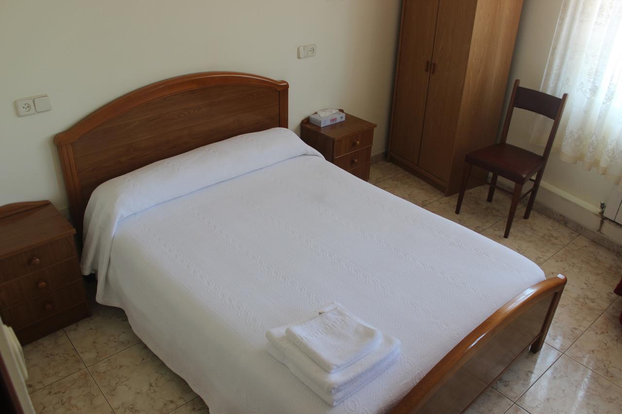 O Cruceiro Hotel Pontedeume Eksteriør billede